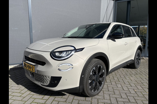 Fiat 600 1.2 Hybrid La Prima massagestoel leder navi automaat full options