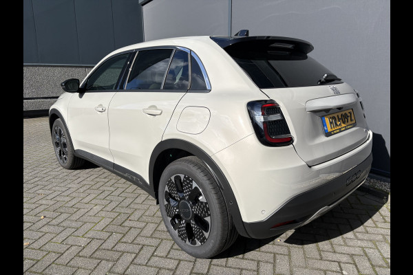 Fiat 600 1.2 Hybrid La Prima massagestoel leder navi automaat full options