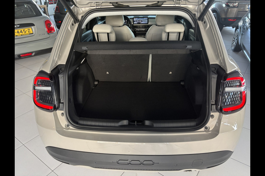 Fiat 600 1.2 Hybrid La Prima massagestoel leder navi automaat full options