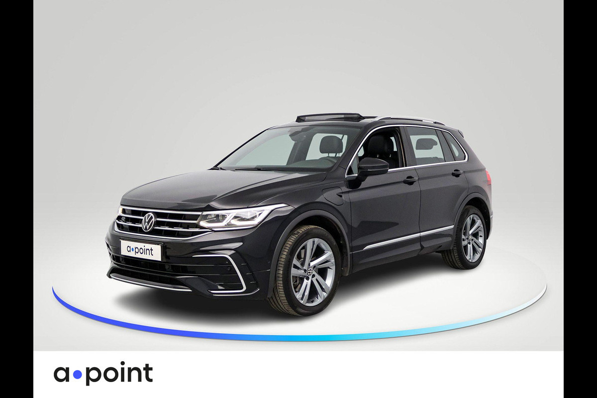 Volkswagen Tiguan 1.4 TSI eHybrid R-Line Business+ 245 pk Automaat (DSG) | Navigatie | Panoramadak | Trekhaak (wegklapbaar) | Achteruitrijcamera | Adaptieve cruise control | Stoelverwarming v/a | Apple carplay / Android auto | Verwarmd stuur | R line |