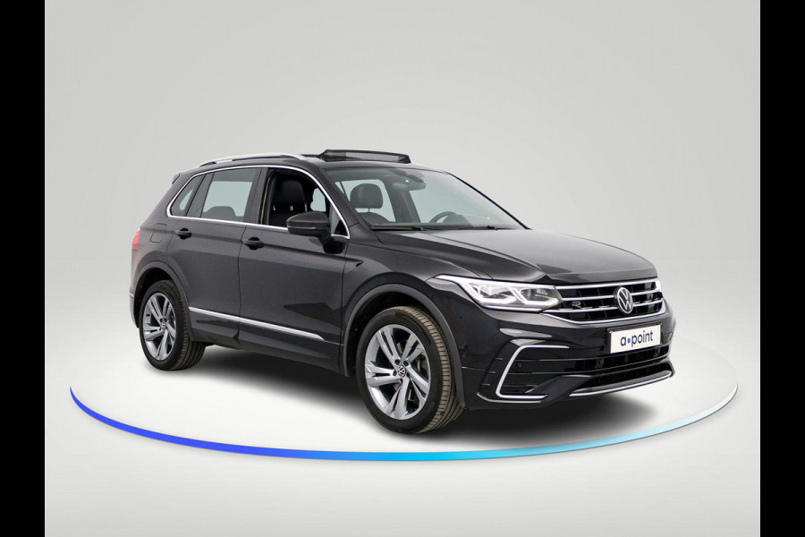 Volkswagen Tiguan 1.4 TSI eHybrid R-Line Business+ 245 pk Automaat (DSG) | Navigatie | Panoramadak | Trekhaak (wegklapbaar) | Achteruitrijcamera | Adaptieve cruise control | Stoelverwarming v/a | Apple carplay / Android auto | Verwarmd stuur | R line |
