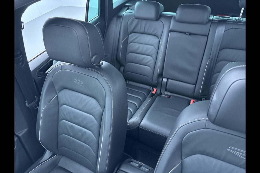 Volkswagen Tiguan 1.4 TSI eHybrid R-Line Business+ 245 pk Automaat (DSG) | Navigatie | Panoramadak | Trekhaak (wegklapbaar) | Achteruitrijcamera | Adaptieve cruise control | Stoelverwarming v/a | Apple carplay / Android auto | Verwarmd stuur | R line |