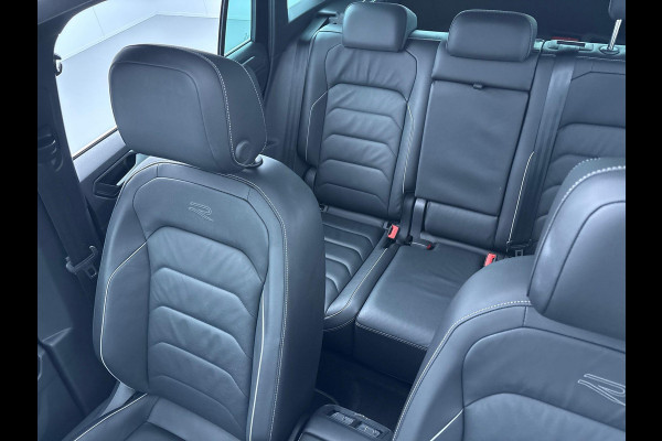 Volkswagen Tiguan 1.4 TSI eHybrid R-Line Business+ 245 pk Automaat (DSG) | Navigatie | Panoramadak | Trekhaak (wegklapbaar) | Achteruitrijcamera | Adaptieve cruise control | Stoelverwarming v/a | Apple carplay / Android auto | Verwarmd stuur | R line |