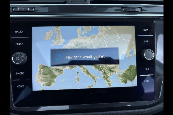 Volkswagen Tiguan 1.4 TSI eHybrid R-Line Business+ 245 pk Automaat (DSG) | Navigatie | Panoramadak | Trekhaak (wegklapbaar) | Achteruitrijcamera | Adaptieve cruise control | Stoelverwarming v/a | Apple carplay / Android auto | Verwarmd stuur | R line |