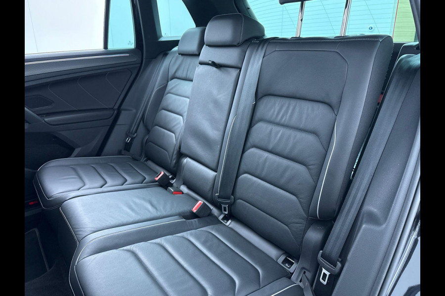 Volkswagen Tiguan 1.4 TSI eHybrid R-Line Business+ 245 pk Automaat (DSG) | Navigatie | Panoramadak | Trekhaak (wegklapbaar) | Achteruitrijcamera | Adaptieve cruise control | Stoelverwarming v/a | Apple carplay / Android auto | Verwarmd stuur | R line |