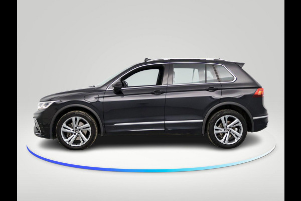 Volkswagen Tiguan 1.4 TSI eHybrid R-Line Business+ 245 pk Automaat (DSG) | Navigatie | Panoramadak | Trekhaak (wegklapbaar) | Achteruitrijcamera | Adaptieve cruise control | Stoelverwarming v/a | Apple carplay / Android auto | Verwarmd stuur | R line |