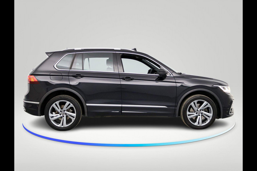 Volkswagen Tiguan 1.4 TSI eHybrid R-Line Business+ 245 pk Automaat (DSG) | Navigatie | Panoramadak | Trekhaak (wegklapbaar) | Achteruitrijcamera | Adaptieve cruise control | Stoelverwarming v/a | Apple carplay / Android auto | Verwarmd stuur | R line |