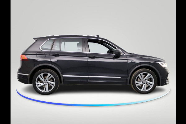 Volkswagen Tiguan 1.4 TSI eHybrid R-Line Business+ 245 pk Automaat (DSG) | Navigatie | Panoramadak | Trekhaak (wegklapbaar) | Achteruitrijcamera | Adaptieve cruise control | Stoelverwarming v/a | Apple carplay / Android auto | Verwarmd stuur | R line |