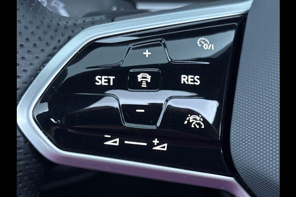 Volkswagen Tiguan 1.4 TSI eHybrid R-Line Business+ 245 pk Automaat (DSG) | Navigatie | Panoramadak | Trekhaak (wegklapbaar) | Achteruitrijcamera | Adaptieve cruise control | Stoelverwarming v/a | Apple carplay / Android auto | Verwarmd stuur | R line |