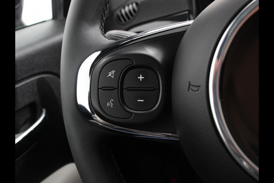 Fiat 500 1.0 Hybrid Dolcevita Panoramadak Navigatie Apple Carplay Android Auto Cruise control Climate Control Lichtmetalen Velgen