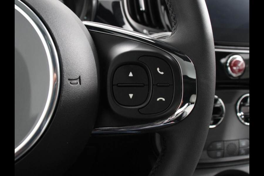 Fiat 500 1.0 Hybrid Dolcevita Panoramadak Navigatie Apple Carplay Android Auto Cruise control Climate Control Lichtmetalen Velgen