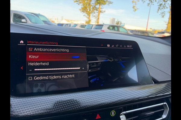 BMW 1-serie 118i Executive Edition | M Pakket | Sfeerverlichting | Apple Carplay | Leder
