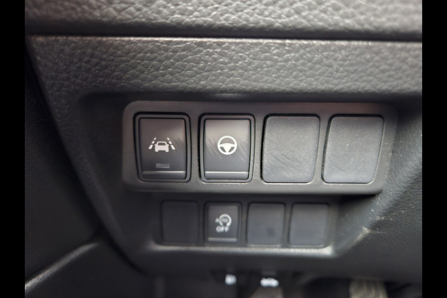 Nissan QASHQAI 1.3 DIG-T Tekna + Trekhaak! Leer! Camera! Panoramadak! 140PK! Mooie/Nette Auto!