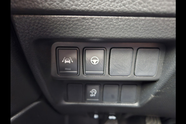 Nissan QASHQAI 1.3 DIG-T Tekna + Trekhaak! Leer! Camera! Panoramadak! 140PK! Mooie/Nette Auto!