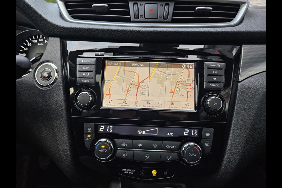 Nissan QASHQAI 1.3 DIG-T Tekna + Trekhaak! Leer! Camera! Panoramadak! 140PK! Mooie/Nette Auto!