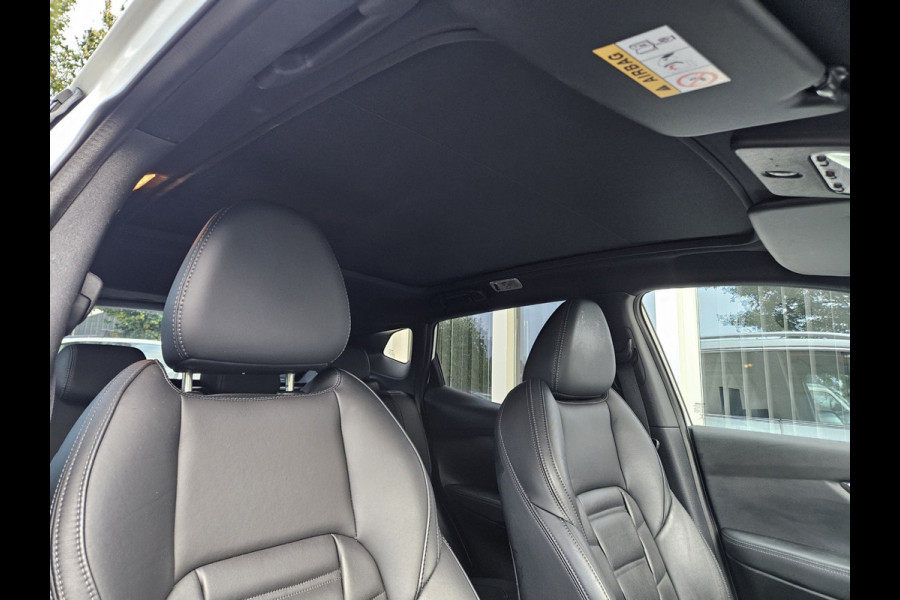 Nissan QASHQAI 1.3 DIG-T Tekna + Trekhaak! Leer! Camera! Panoramadak! 140PK! Mooie/Nette Auto!