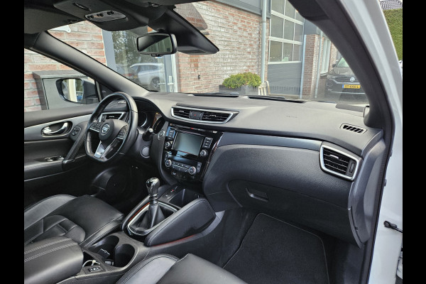 Nissan QASHQAI 1.3 DIG-T Tekna + Trekhaak! Leer! Camera! Panoramadak! 140PK! Mooie/Nette Auto!