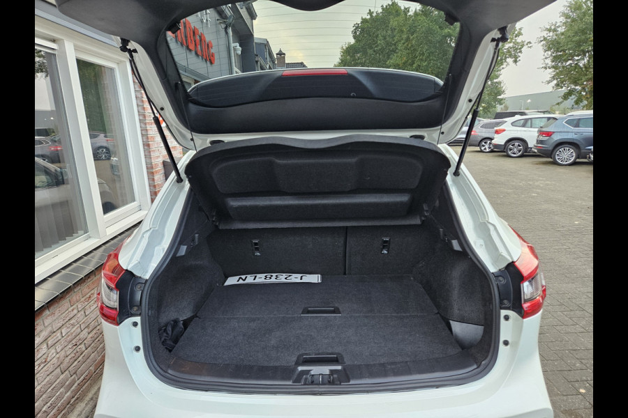 Nissan QASHQAI 1.3 DIG-T Tekna + Trekhaak! Leer! Camera! Panoramadak! 140PK! Mooie/Nette Auto!