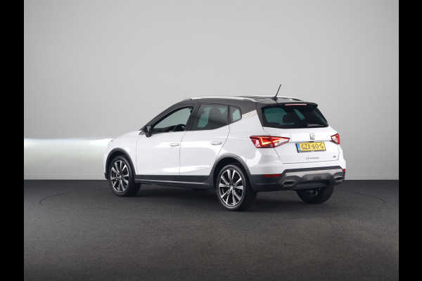 Seat Arona FR Anniversary 1.0 EcoTSI 95 pk | Led Matrix | 18 inch | Camera | Carplay | Android Auto | Zwart dak