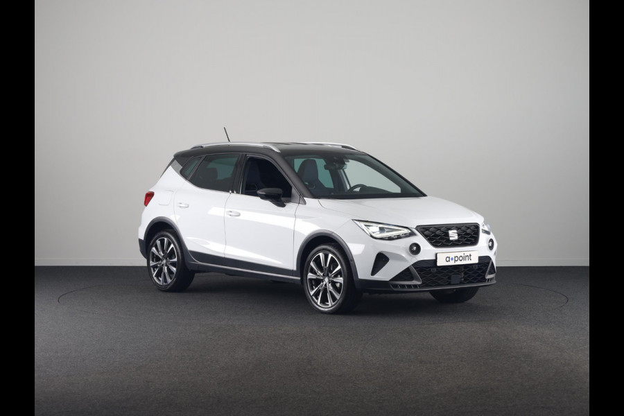 Seat Arona FR Anniversary 1.0 EcoTSI 95 pk | Led Matrix | 18 inch | Camera | Carplay | Android Auto | Zwart dak
