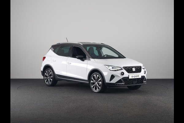 Seat Arona FR Anniversary 1.0 EcoTSI 95 pk | Led Matrix | 18 inch | Camera | Carplay | Android Auto | Zwart dak