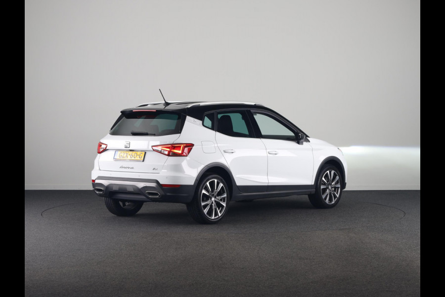 Seat Arona FR Anniversary 1.0 EcoTSI 95 pk | Led Matrix | 18 inch | Camera | Carplay | Android Auto | Zwart dak