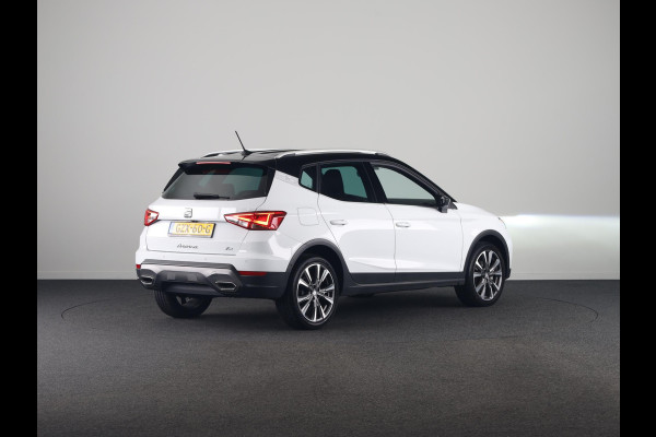 Seat Arona FR Anniversary 1.0 EcoTSI 95 pk | Led Matrix | 18 inch | Camera | Carplay | Android Auto | Zwart dak