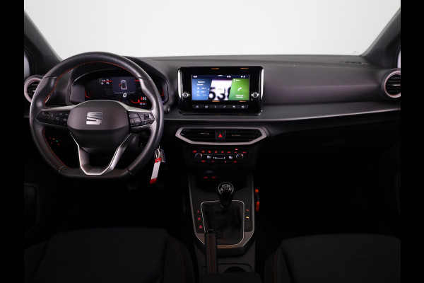 Seat Arona FR Anniversary 1.0 EcoTSI 95 pk | Led Matrix | 18 inch | Camera | Carplay | Android Auto | Zwart dak