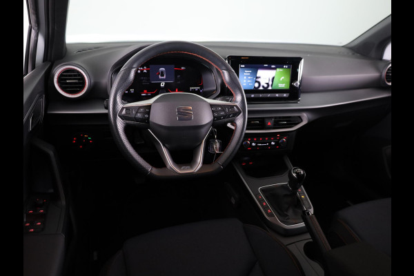 Seat Arona FR Anniversary 1.0 EcoTSI 95 pk | Led Matrix | 18 inch | Camera | Carplay | Android Auto | Zwart dak