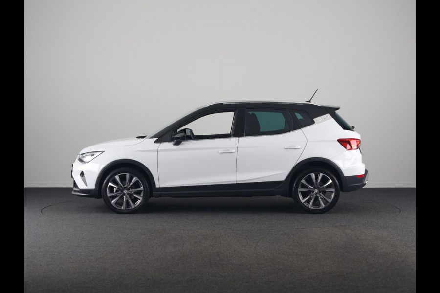 Seat Arona FR Anniversary 1.0 EcoTSI 95 pk | Led Matrix | 18 inch | Camera | Carplay | Android Auto | Zwart dak