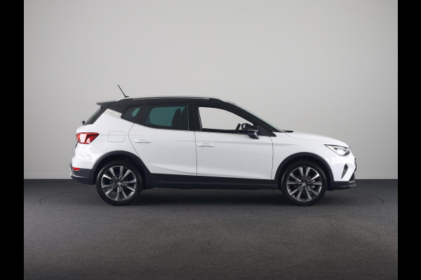 Seat Arona FR Anniversary 1.0 EcoTSI 95 pk | Led Matrix | 18 inch | Camera | Carplay | Android Auto | Zwart dak