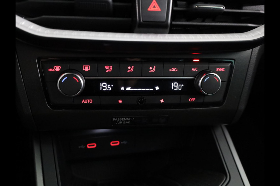Seat Arona FR Anniversary 1.0 EcoTSI 95 pk | Led Matrix | 18 inch | Camera | Carplay | Android Auto | Zwart dak