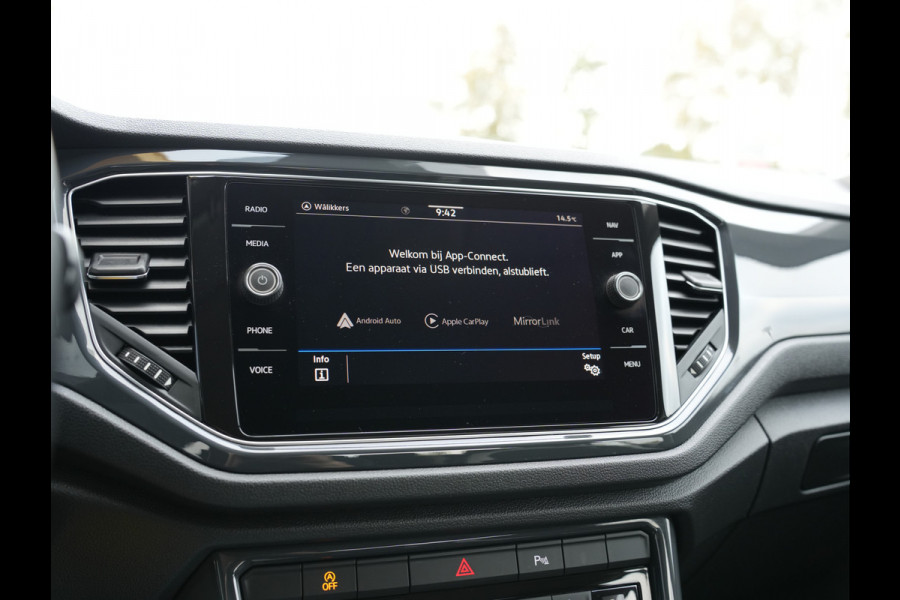 Volkswagen T-Roc 1.5 TSI Sport | Cruise control adaptief | Voorstoelen Verwarmd | Achteruitrijcamera |