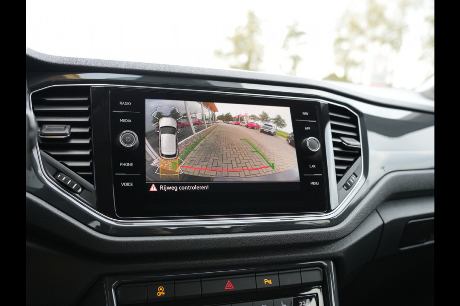 Volkswagen T-Roc 1.5 TSI Sport | Cruise control adaptief | Voorstoelen Verwarmd | Achteruitrijcamera |