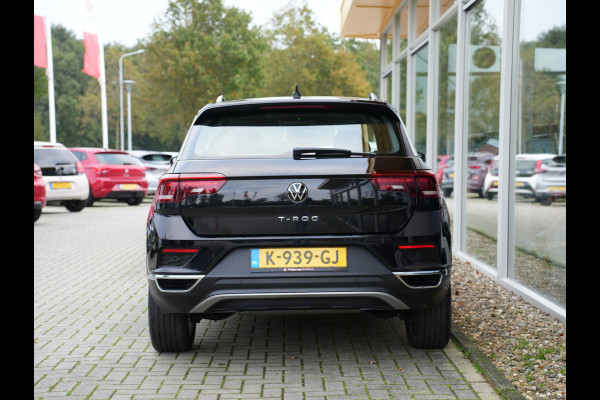 Volkswagen T-Roc 1.5 TSI Sport | Cruise control adaptief | Voorstoelen Verwarmd | Achteruitrijcamera |