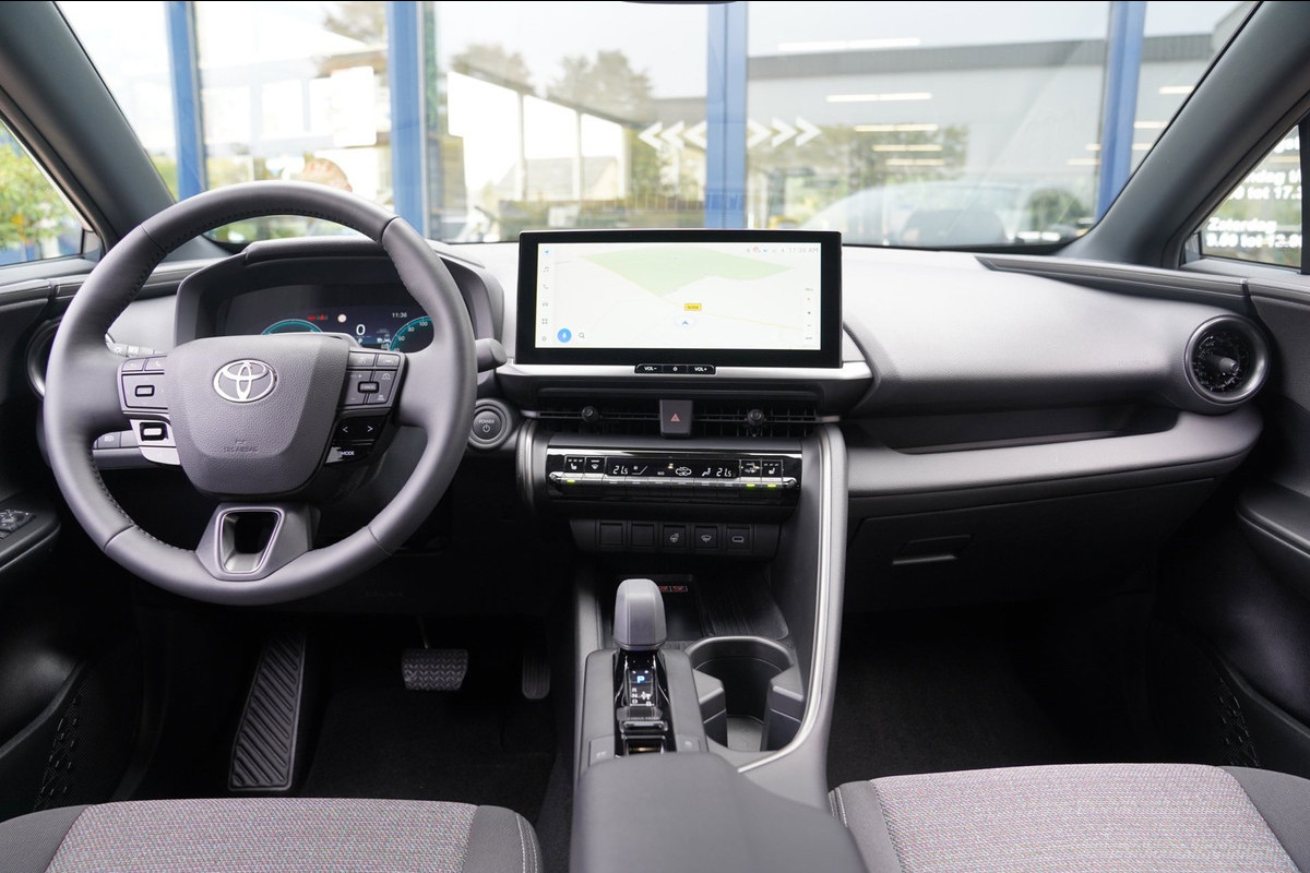 Toyota C-HR 1.8 Hybrid 140 Dynamic | Prijs rijklaar incl. 12 mnd garantie | Stoel/Stuur verwarming Camera Carplay Pdc DAB