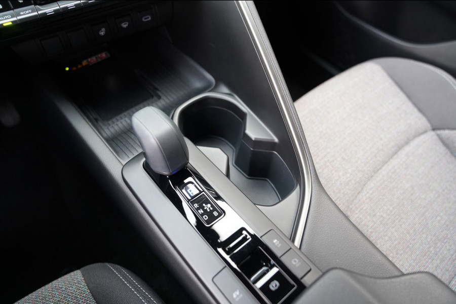 Toyota C-HR 1.8 Hybrid 140 Dynamic | Prijs rijklaar incl. 12 mnd garantie | Stoel/Stuur verwarming Camera Carplay Pdc DAB