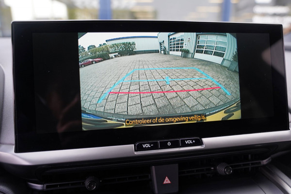 Toyota C-HR 1.8 Hybrid 140 Dynamic | Prijs rijklaar incl. 12 mnd garantie | Stoel/Stuur verwarming Camera Carplay Pdc DAB
