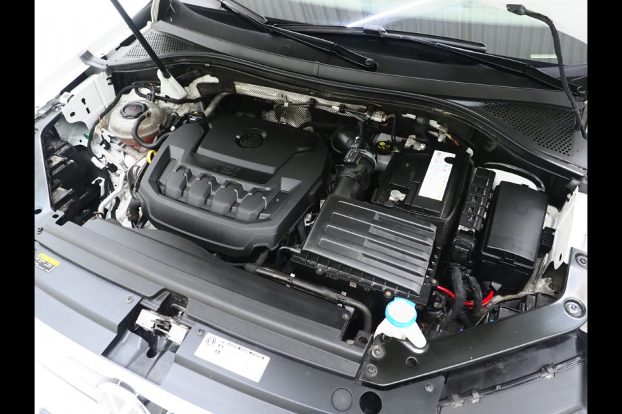 Volkswagen Tiguan Allspace 2.0 TSI 4Motion DSG | Trekhaak | Camera | Adaptive Cruise | Virtual | Stoelverwarming | Carplay