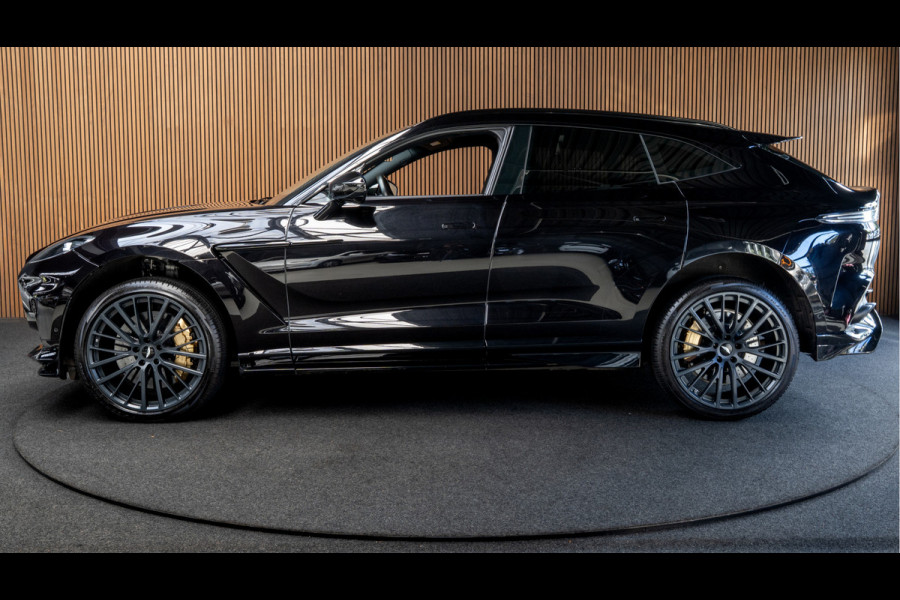 Aston Martin Dbx 4.0 V8 707 Carbon Keramisch Softclose Pano ACC PDC Keyless Entry & Go 360° Camera Stoelventilatie voor en achter Elektr. achterklep Memory seats Elektr. bedienbare trekhaak Navi Niveauregeling Stoelverwarming voor en achter 23 inch LM velgen Origineel NL auto