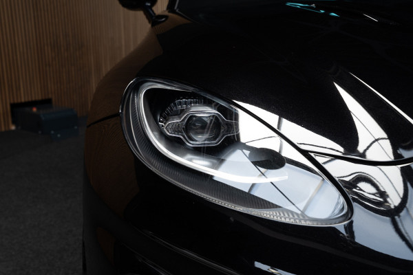 Aston Martin Dbx 4.0 V8 707 Carbon Keramisch Softclose Pano ACC PDC Keyless Entry & Go 360° Camera Stoelventilatie voor en achter Elektr. achterklep Memory seats Elektr. bedienbare trekhaak Navi Niveauregeling Stoelverwarming voor en achter 23 inch LM velgen Origineel NL auto