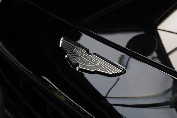 Aston Martin Dbx 4.0 V8 707 Carbon Keramisch Softclose Pano ACC PDC Keyless Entry & Go 360° Camera Stoelventilatie voor en achter Elektr. achterklep Memory seats Elektr. bedienbare trekhaak Navi Niveauregeling Stoelverwarming voor en achter 23 inch LM velgen Origineel NL auto