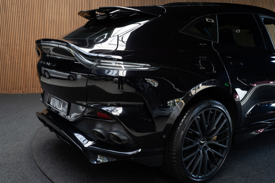 Aston Martin Dbx 4.0 V8 707 Carbon Keramisch Softclose Pano ACC PDC Keyless Entry & Go 360° Camera Stoelventilatie voor en achter Elektr. achterklep Memory seats Elektr. bedienbare trekhaak Navi Niveauregeling Stoelverwarming voor en achter 23 inch LM velgen Origineel NL auto
