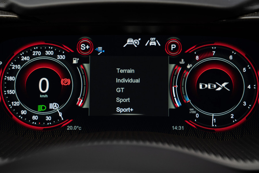 Aston Martin Dbx 4.0 V8 707 Carbon Keramisch Softclose Pano ACC PDC Keyless Entry & Go 360° Camera Stoelventilatie voor en achter Elektr. achterklep Memory seats Elektr. bedienbare trekhaak Navi Niveauregeling Stoelverwarming voor en achter 23 inch LM velgen Origineel NL auto