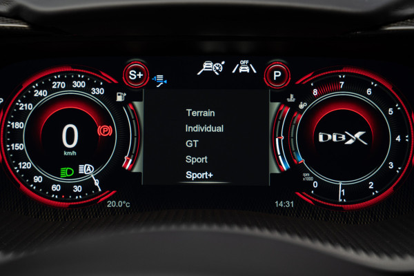 Aston Martin Dbx 4.0 V8 707 Carbon Keramisch Softclose Pano ACC PDC Keyless Entry & Go 360° Camera Stoelventilatie voor en achter Elektr. achterklep Memory seats Elektr. bedienbare trekhaak Navi Niveauregeling Stoelverwarming voor en achter 23 inch LM velgen Origineel NL auto
