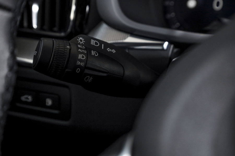 Volvo XC60 2.0 T8 Plug-in hybrid AWD Plus Black Edition | S/K Panodak | 360 Camera | Head-Up | Harman/Kardon | Dig.  Cockpit | Adapt. Cruise | Stoel-+Stuurverw. | NAV+App.Connect | Auto.Airco | LM 21" | 1126