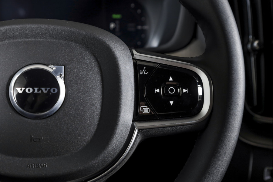 Volvo XC60 2.0 T8 Plug-in hybrid AWD Plus Black Edition | S/K Panodak | 360 Camera | Head-Up | Harman/Kardon | Dig.  Cockpit | Adapt. Cruise | Stoel-+Stuurverw. | NAV+App.Connect | Auto.Airco | LM 21" | 1126