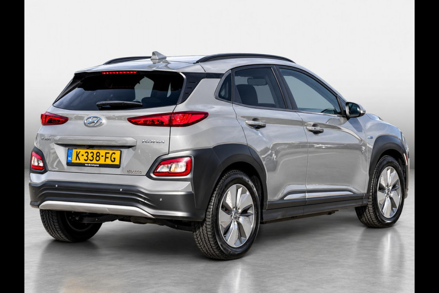 Hyundai Kona EV Fashion 39 kWh SoH 89.9% | 3 Fase | Warmtepomp | Fabrieksgarantie | Camera | Navigatie | Adaptieve Cruise | Dealeronderhouden |