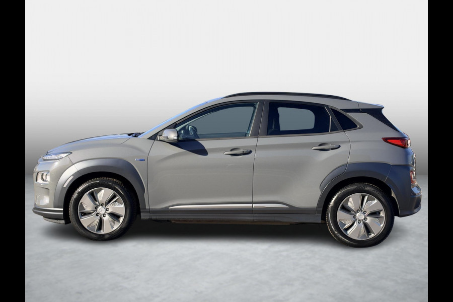 Hyundai Kona EV Fashion 39 kWh SoH 89.9% | 3 Fase | Warmtepomp | Fabrieksgarantie | Camera | Navigatie | Adaptieve Cruise | Dealeronderhouden |