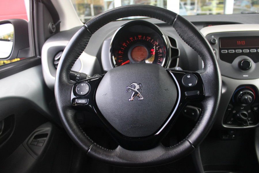 Peugeot 108 1.0 e-VTi ACTIVE AUTOMAAT ZEER LAGE KILOMETERSTAND | MISTLAMPEN VOOR | LED DAGRIJVERLICHTING | PARKEERSENSOREN ACHTER | AIRCO | MULTIFUNCTIONEEL LEDEREN STUURWIEL | BLUETOOTH | CENTRALE VERGRENDELING MET AFSTANDSBEDIENING | ELEKTRISCH BEDIENBARE RAMEN VOOR | KLAPRUITJES ACHTER PORTIEREN | VAN BINNENUIT VERSTELBARE BUITEN SPIEGELS | IN HOOGTE VERSTELBARE BESTUURDERSSTOEL | SCHAKELFLIPPERS ACHTER HET STUUR | USB-A AANSLUITING |